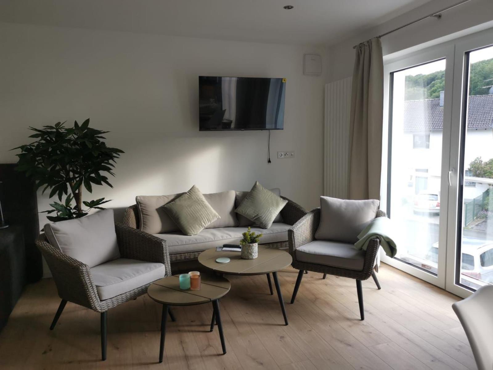 Modernes Stilvoll Eingerichtetes Appartement レスラート エクステリア 写真