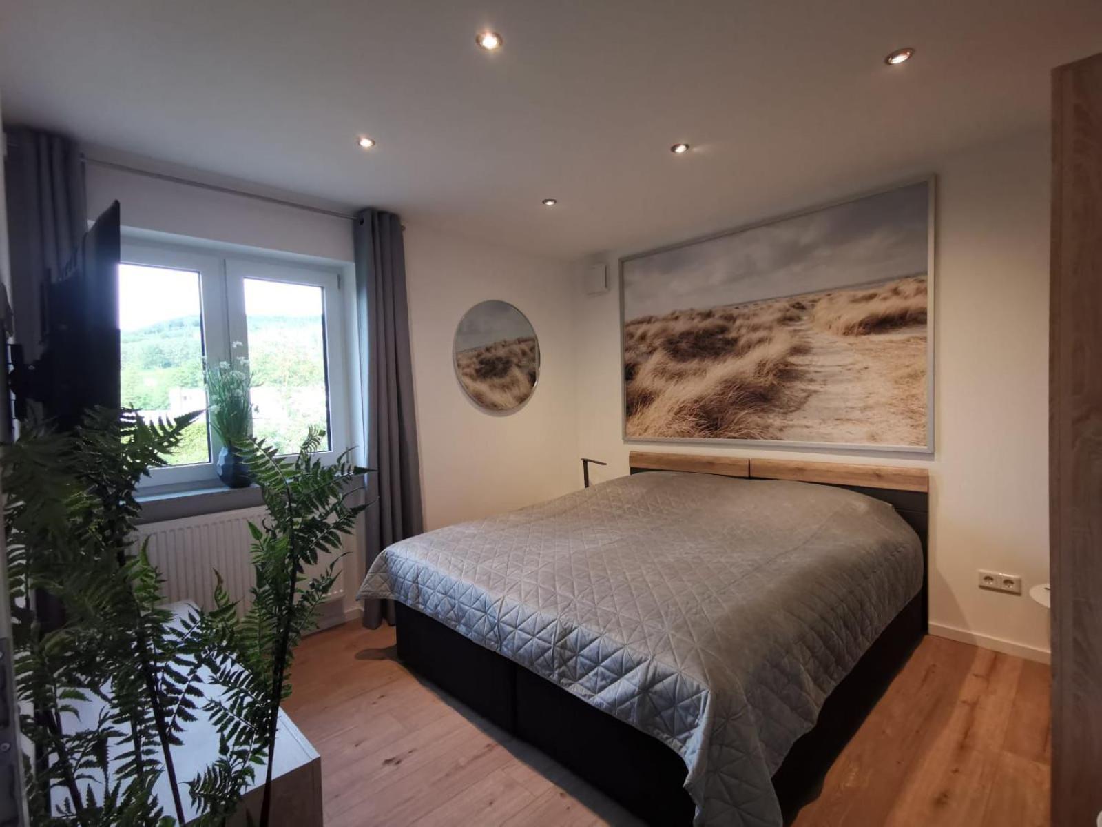 Modernes Stilvoll Eingerichtetes Appartement レスラート エクステリア 写真